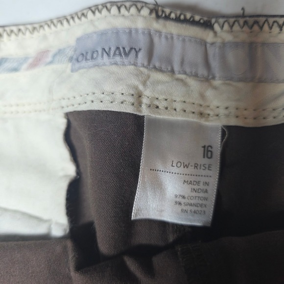 Old Navy Women's Brown Low Rise Cotton Blend Chino Shorts Size 16 - Picture 3 of 6